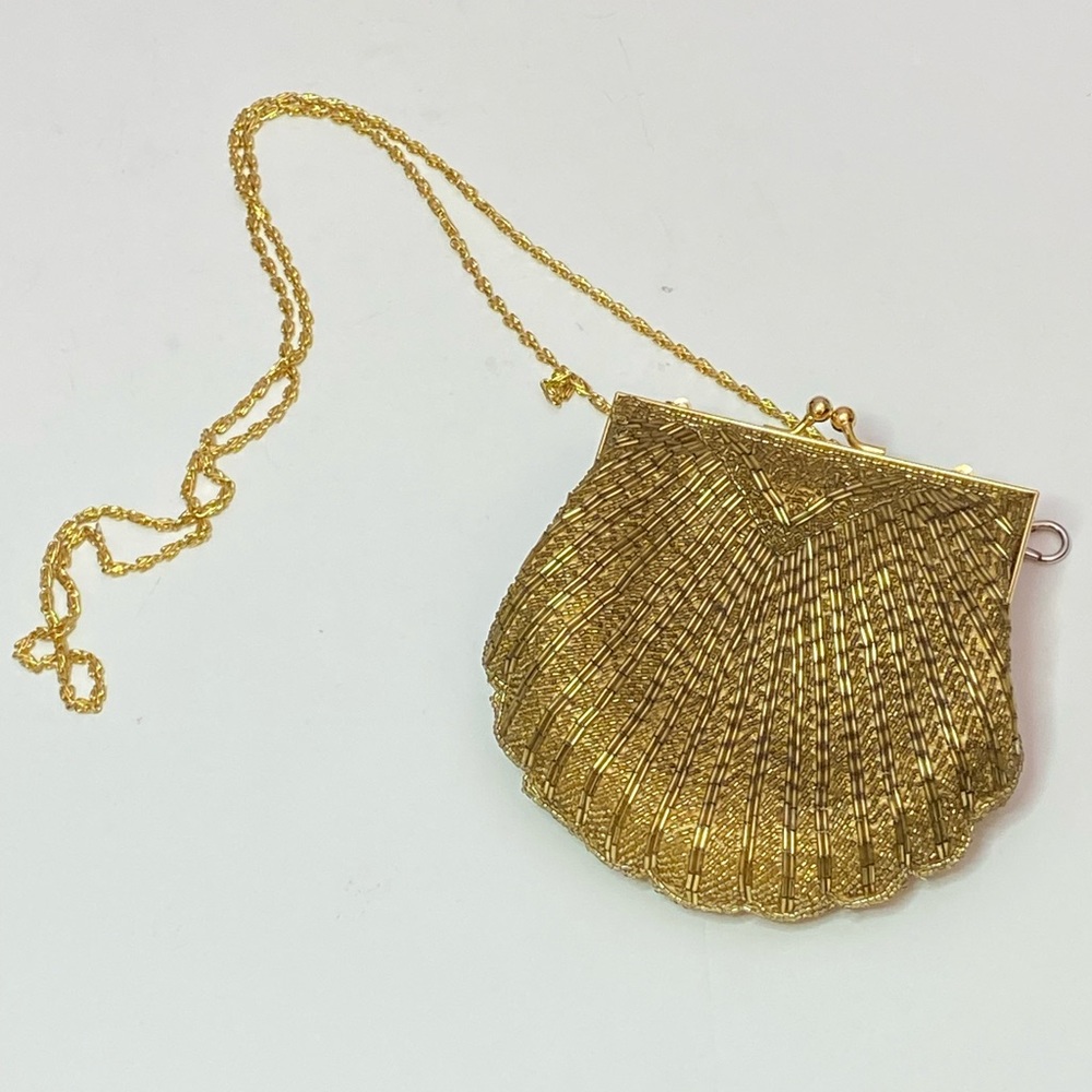 VALERIE STEVENS | Beaded Shell Purse. Beaded clutch purse